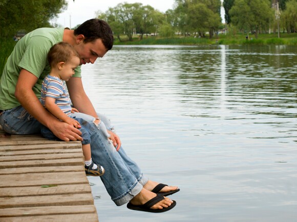 Cuidados del niño: los beneficios y cuidados de jugar en el agua