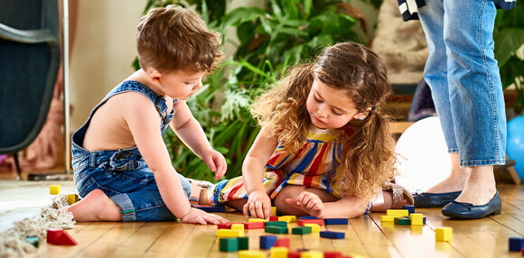 El método Montessori contribuye al desarrollo y crianza del niño.